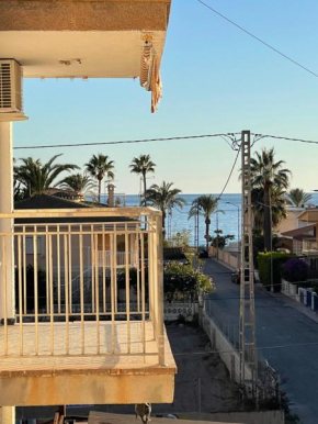 Amplio apartamento junto al mar